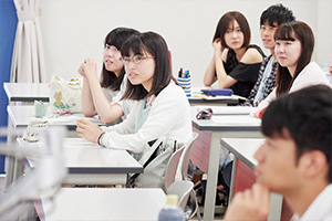 国文学科での学びと社会で生きること