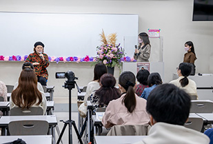 創造表現学会主催 天真みちるさん講演会