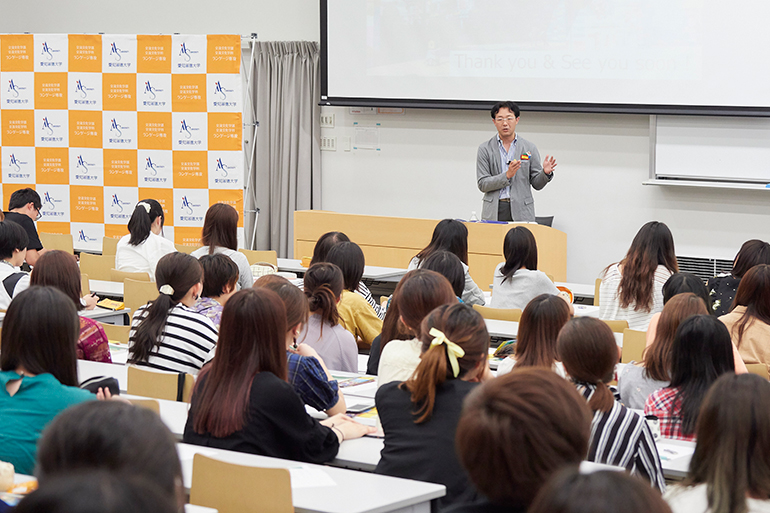 交流文化学部 観光分野講演会「テーマパークショップ運営から見たレゴランド®・ジャパンの戦略」