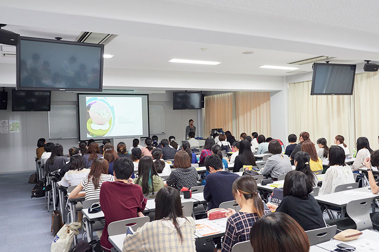 創造表現学科 授業風景 「知的財産権」