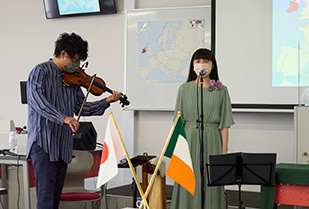 文学部主催講演会「カヴァナ大使を迎えてーアイルランド文化と音楽ー」