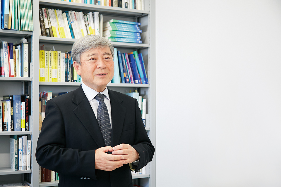 グローバル・コミュニケーション学部 グローバル・コミュニケーション学科 渡辺直登