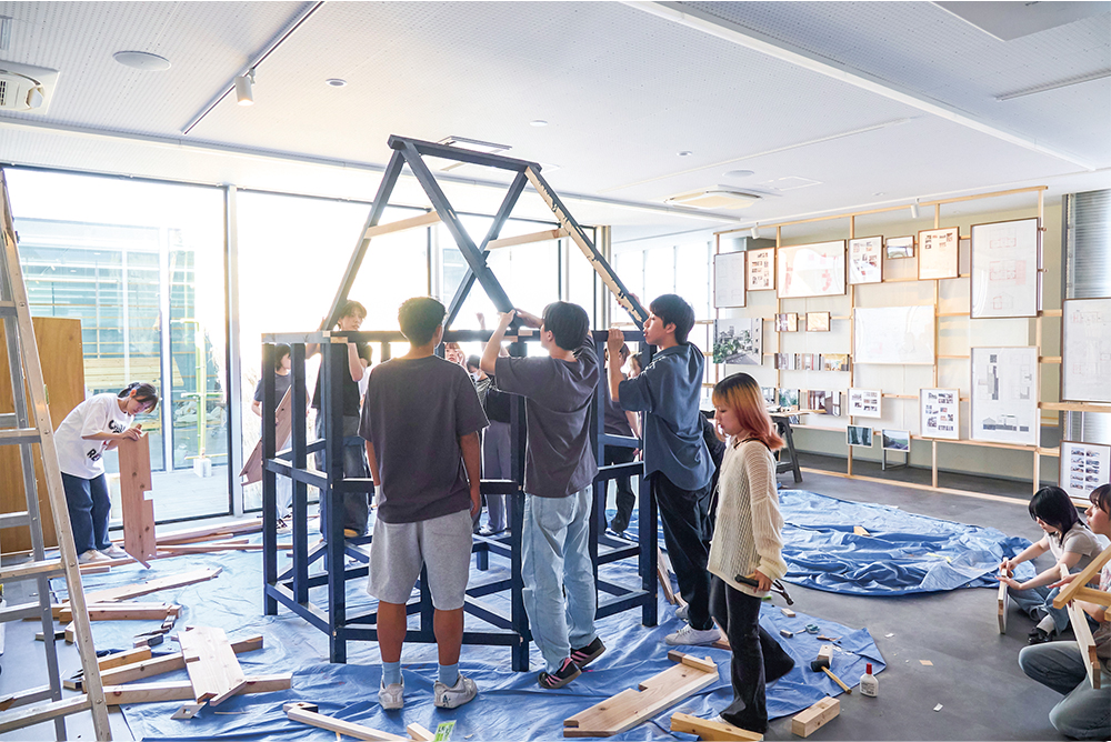 著名な建築家とコラボレーションし、展覧会の設計・運営に挑戦