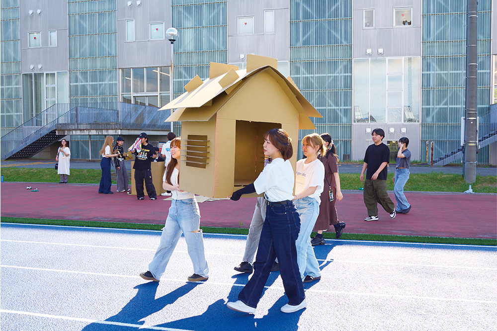 ダンボールで心地いい空間作りに挑戦