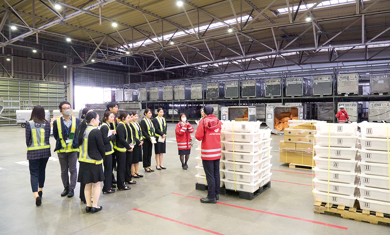 様々な業界のシゴトに触れ、自分の未来を切り開く