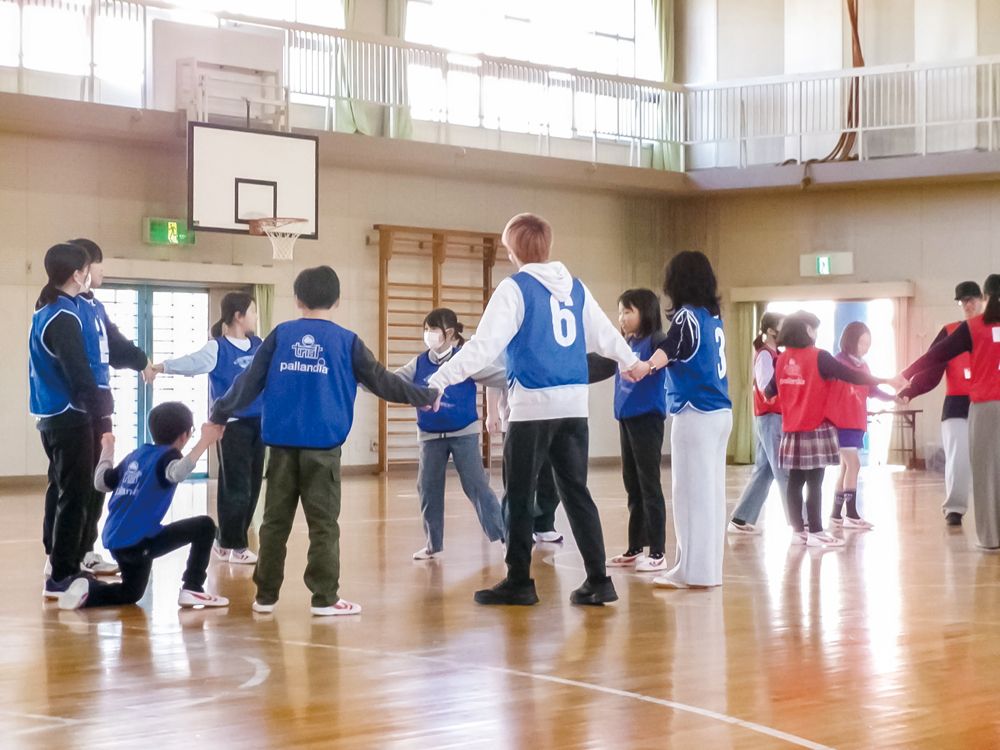 子どもたちの体験学習をサポート