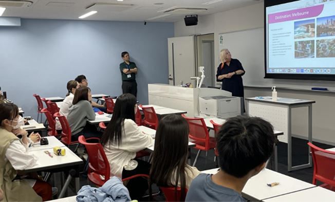 習熟度別少人数のAll English環境で実践的な英語力を着実に身につける