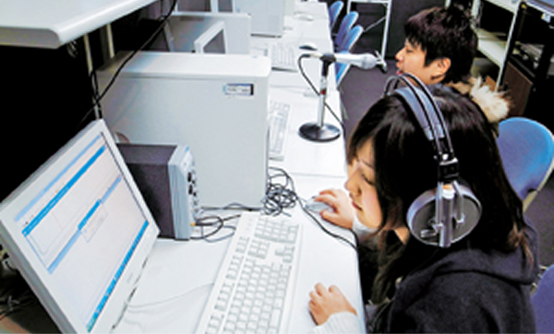 発声・発語分析室