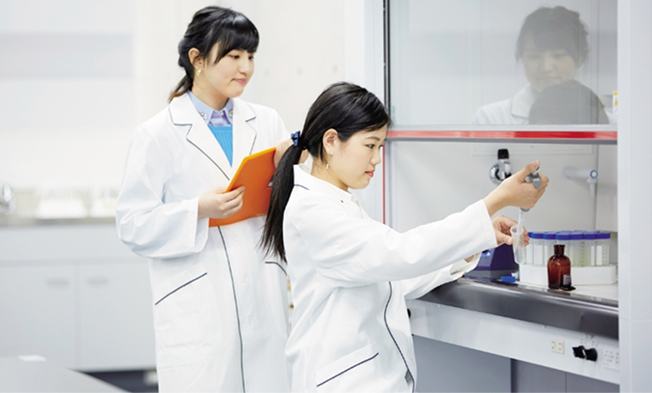 大学併設のクリニック、整った環境で学びを深め、実践力を身につけた管理栄養士を養成