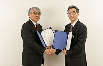 愛知県総合教育センターとの連携に関する協定書調印式を開催
