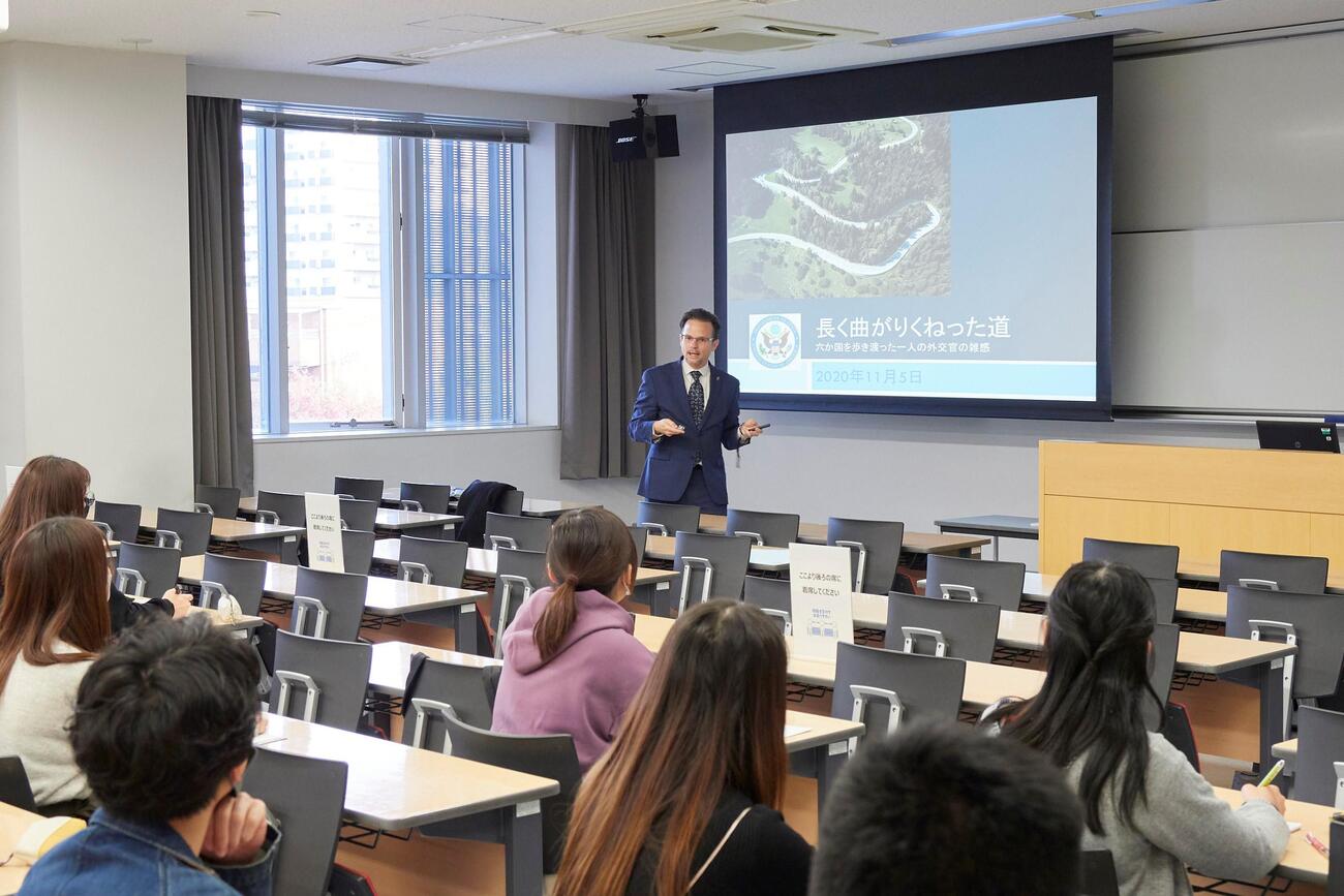 国際交流センター・レクチャーシリーズ 在名古屋米国領事館の首席領事による講演会「外交官のキャリアパス」