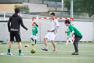 大学生フットサル大会の全国大会に出場。先輩たちの思いを受け継ぎ、さらに上をめざします。