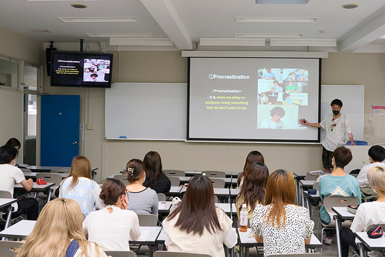 文学部 総合英語学科 長期海外セミナー帰国報告会