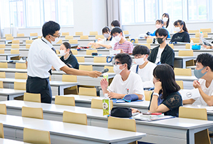 ビジネス学部主催 一日体験講座-高校生のためのビジネス学入門-