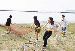 文学部 教育学科 加藤ゼミ 地引き網漁体験