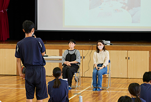 交流文化学部 林ゼミ 学生グループtamagon 中学校講演