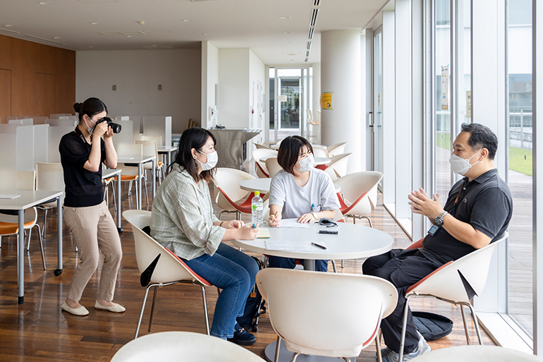 創造表現学部 メディアプロデュース専攻主催 プロに学ぶ!取材ワークショップ