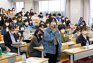 令和4年度 第2回文学部講演会「江戸時代の桃太郎のパロディを読む」