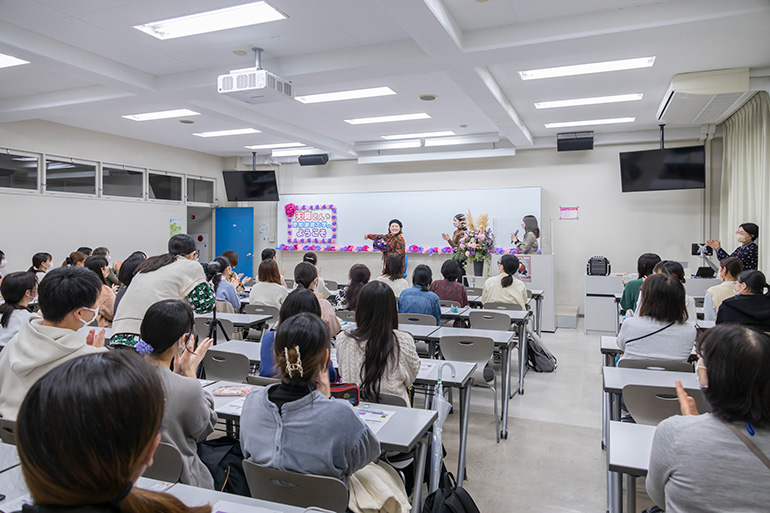 創造表現学会主催 天真みちるさん講演会 