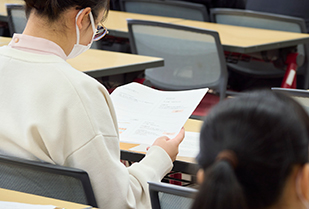 ビジネス学部 企業分析プロジェクトB 