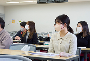 ビジネス学部 企業分析プロジェクトB 