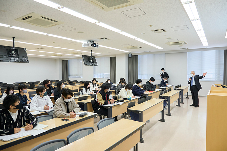 ビジネス学部 企業分析プロジェクトA 