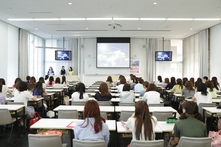 愛知淑徳大学　英文学科教育プログラム　英文学科生のためのエアライン講座キャビンアテンダント編