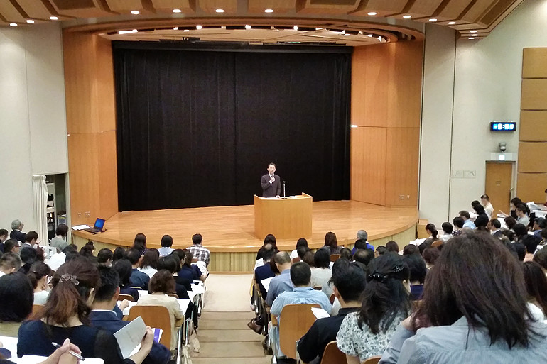 社会人に向けてのマナー講座 ~テーブルマナー・接待マナーを習得~