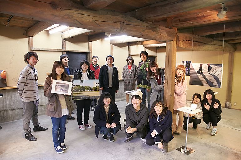 メディアプロデュース学部 坂倉ゼミ 3年成果発表展「写真と映像の作品展 paragraph」