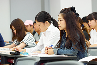 ビジネス学部 「中小企業を学ぶ」最終講義　パネルディスカッション