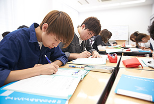 ビジネス学部　授業風景　グループワークⅠ・Ⅱ