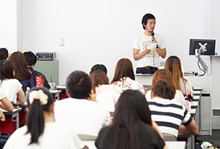 文学部 英文学科 「アメリカ・イギリス・オーストラリア留学帰国報告会」