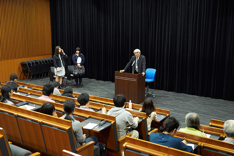 愛知淑徳大学短歌会主催「現代短歌入門　～三十一文字の確信犯～」島田修三学長講演会