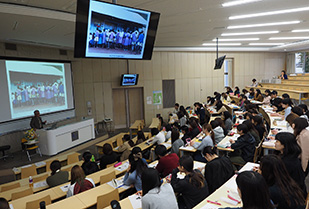 特別講演会「グローバル社会で活躍できる人財とは？〜卒業生のキャリアパスから考える〜」