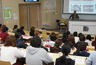 特別講演会「グローバル社会で活躍できる人財とは？〜卒業生のキャリアパスから考える〜」