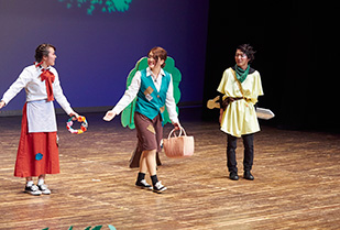 教育学会主催 子どものためのミュージカル「おかしのいえ」