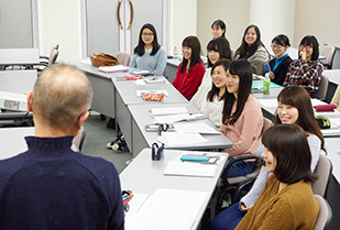 文学部 授業風景 国文学演習Ⅱ