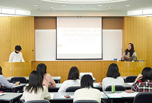 文学部 授業風景 国文学演習Ⅱ