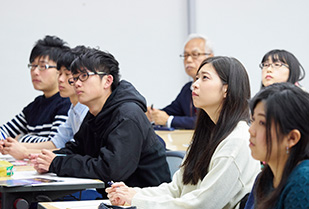 交流文化学部 交流分野 講演会 「長野県阿智村が日本一の星空の村になった秘密」