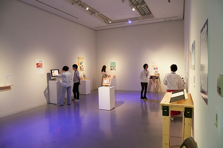 メディアプロデュース学部　片山ゼミ・村上ゼミ展覧会「MEDIARIUM」