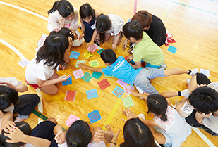 小学校英語サポート「えいごであそび隊」