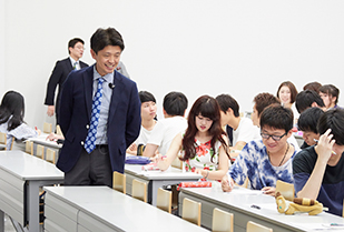 ビジネス学部 講演会「企業が求める人材」