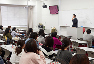 創造表現学会主催講演会「絵本から生まれるコミュニケーション」