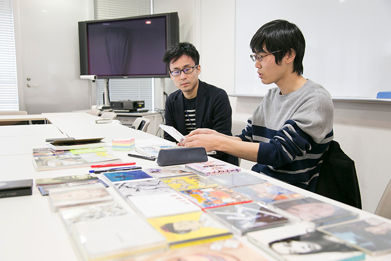 創造表現学部 学生企画イベント「ジャケットの力とは?-CDの魅力を伝えるジャケットについて考える時間-」