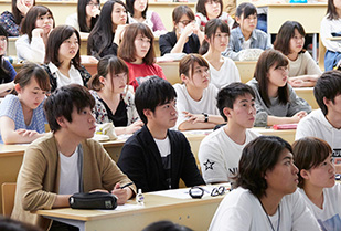 健康医療科学部 健康栄養学科 講演会「味の素における研究開発活動とアミノ酸による健康長寿延伸への挑戦」