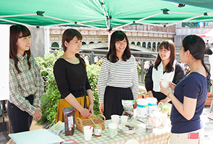 堀川フラワーフェスティバル2018「愛知淑徳DAY」