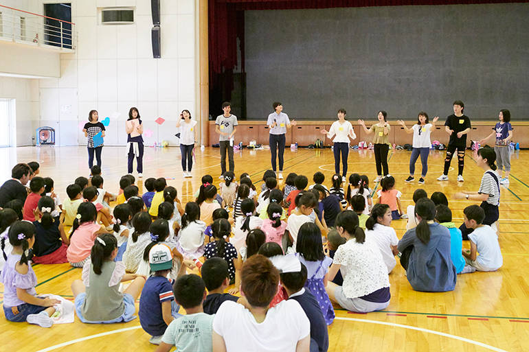 小学校英語サポート「えいごであそび隊」