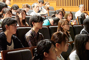 司書・学芸員課程 講演会「美術館で働くということ」