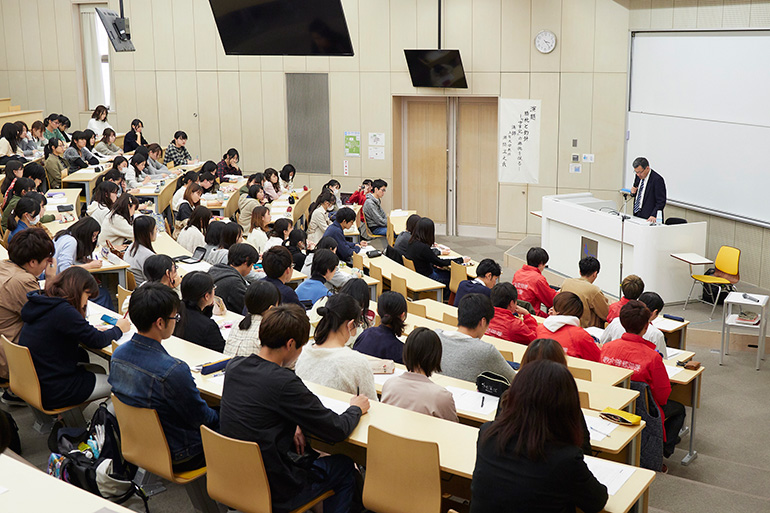 第5回 文学部 講演会 膝枕と釣針―『古事記』の典拠を探る―