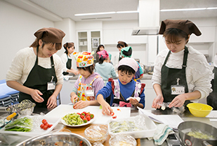 健康医療科学部 健康栄養学科×健康相談室 親子食育教室